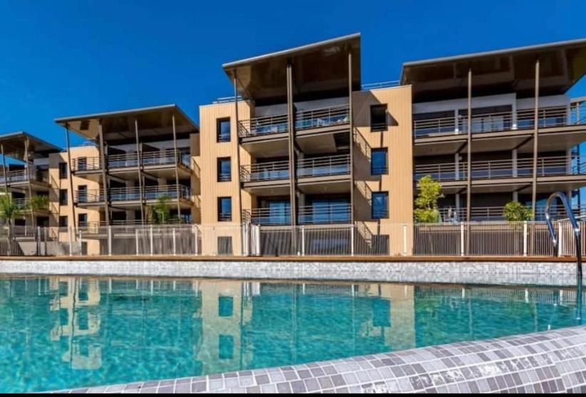 Superbe Appartement, Piscine, Vue Mer Et Montagnes Antibes Exteriör bild